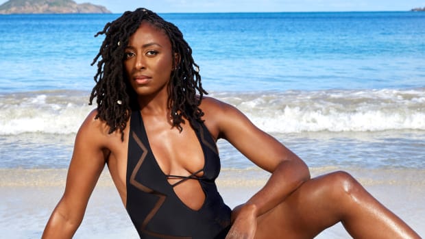 Shot_03_Nneka_Ogwumike_273_WM_HERO